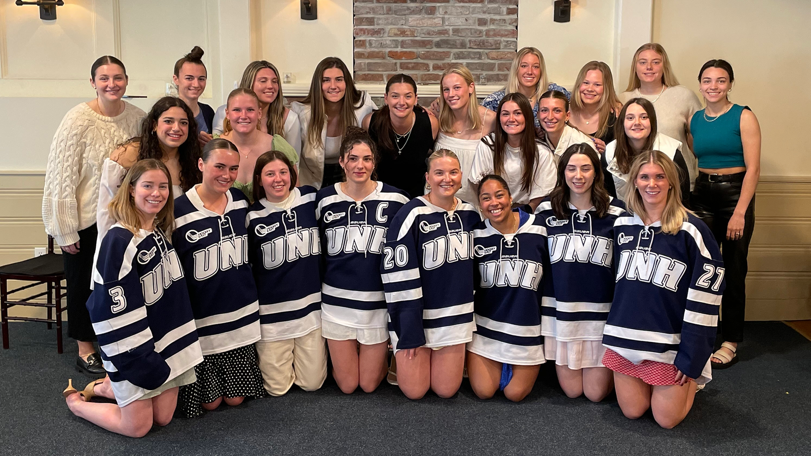 Team Awards Announced at Annual Women’s Hockey Banquet
