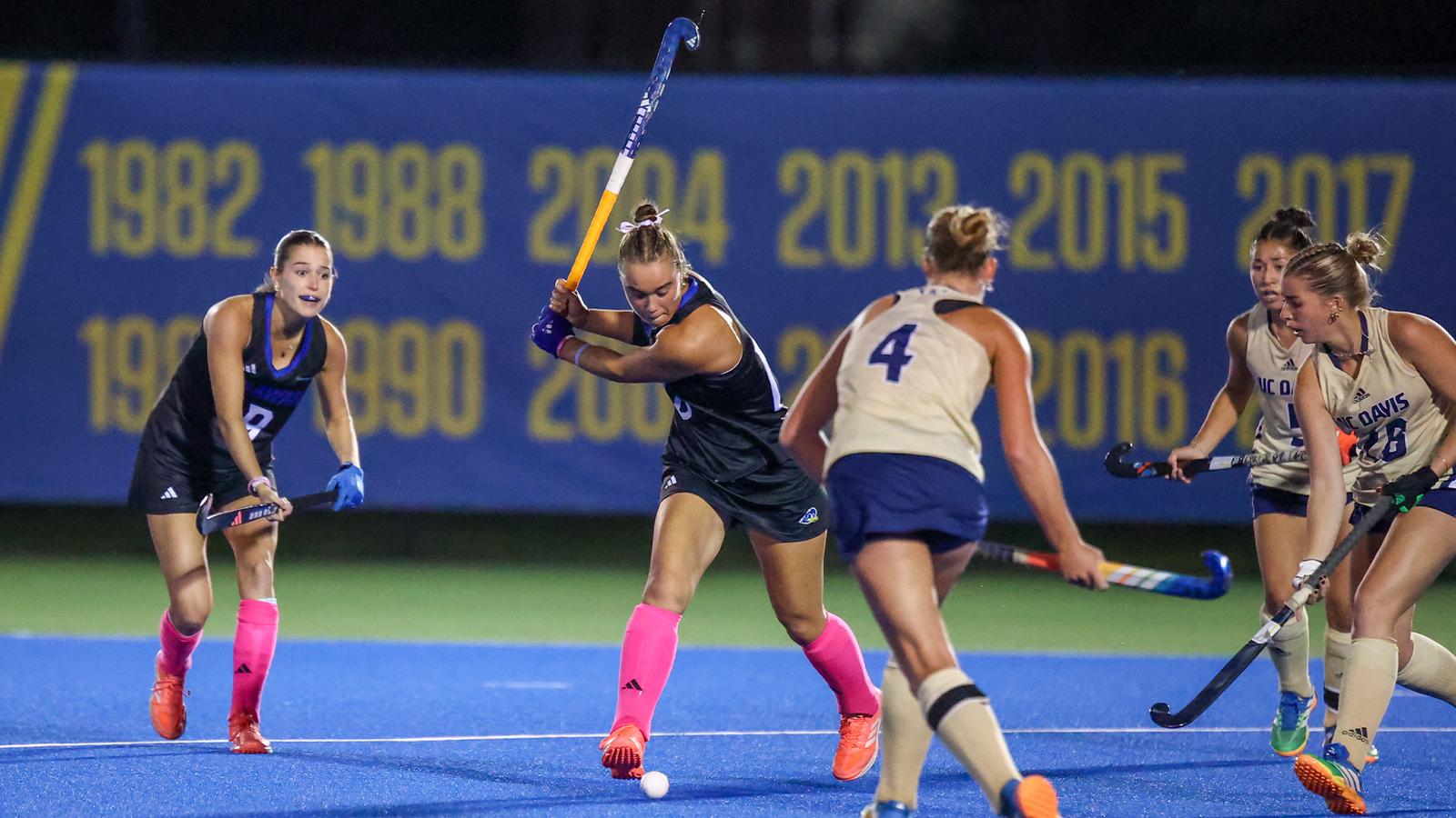 Hek Delaware Field Hockey Rallies Past UC Davis in 3-2 Win - BVM Sports