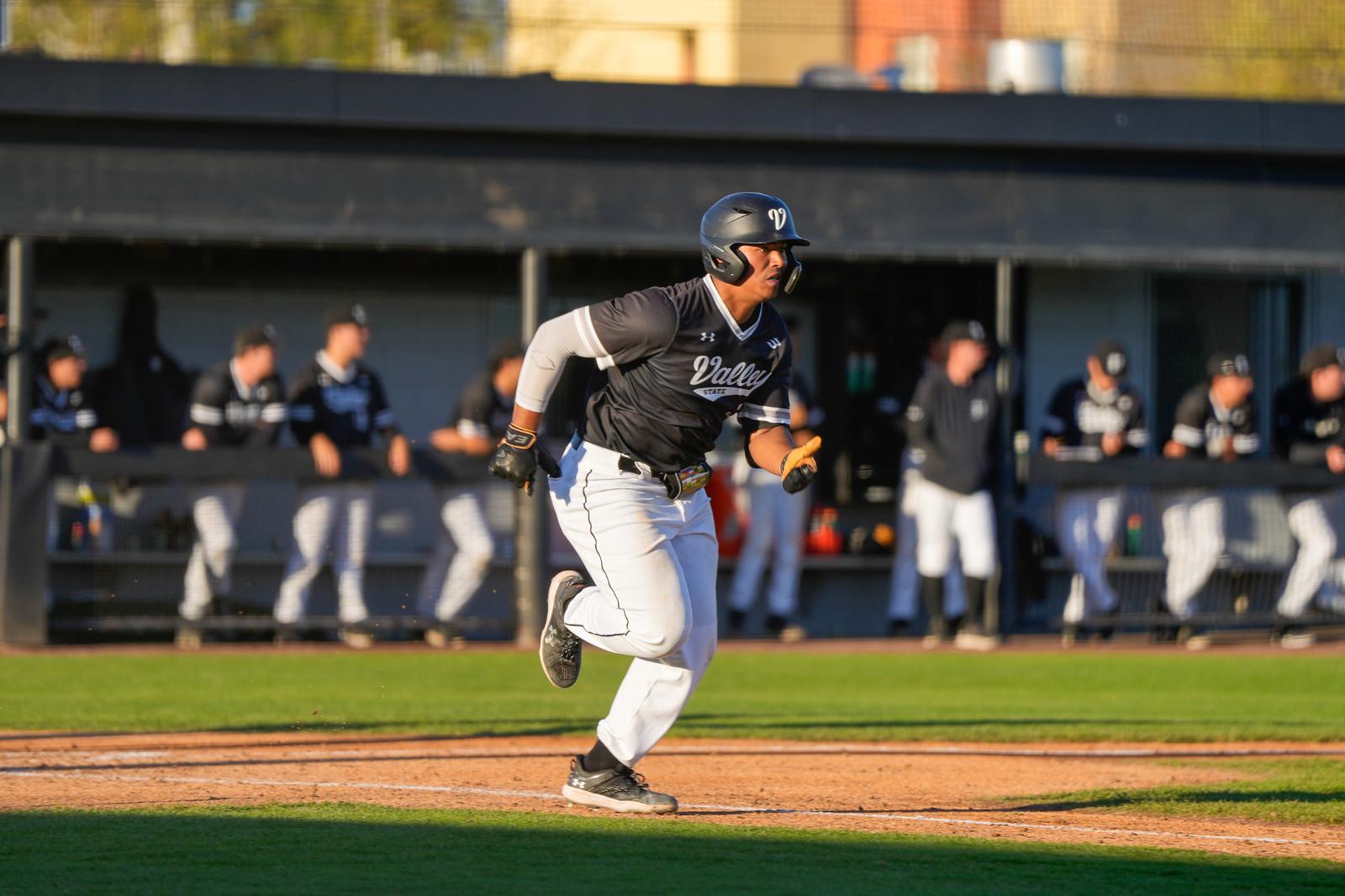 Cal State Baseball Design CSUN Falls at Long Beach State in Series Opener - CSUN Athletics