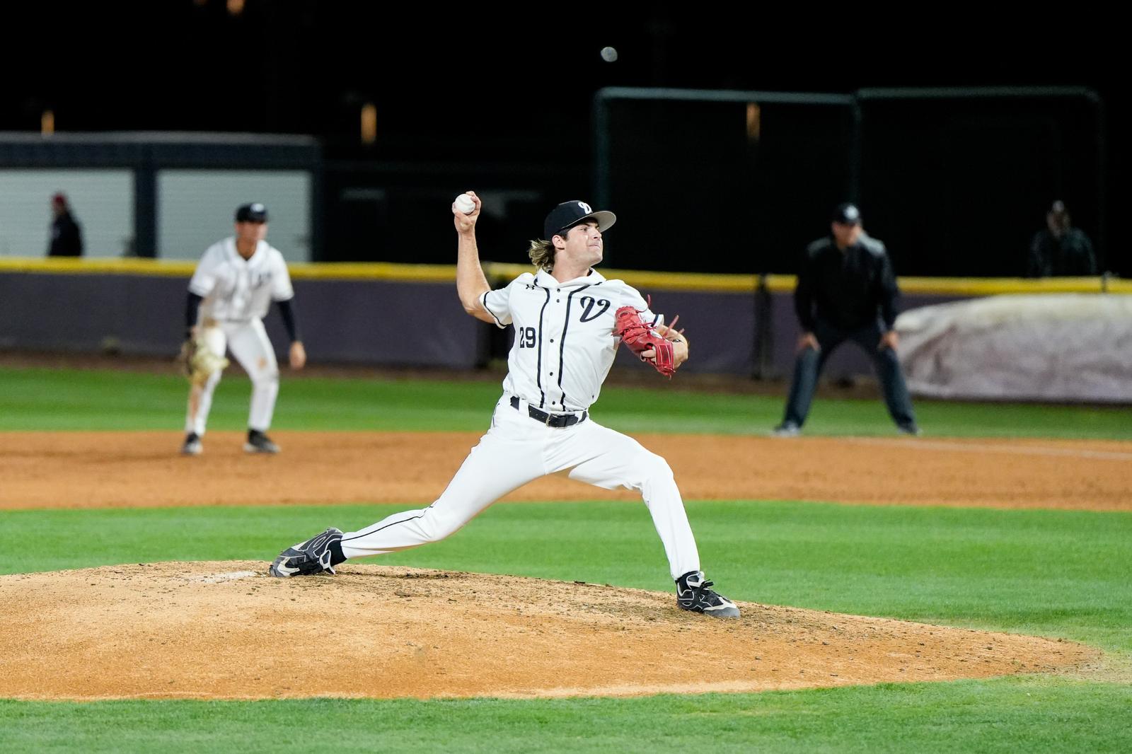 Jack Rhead CSUN Rallies Past CBU, 7-5, in Midweek Action - CSUN Athletics