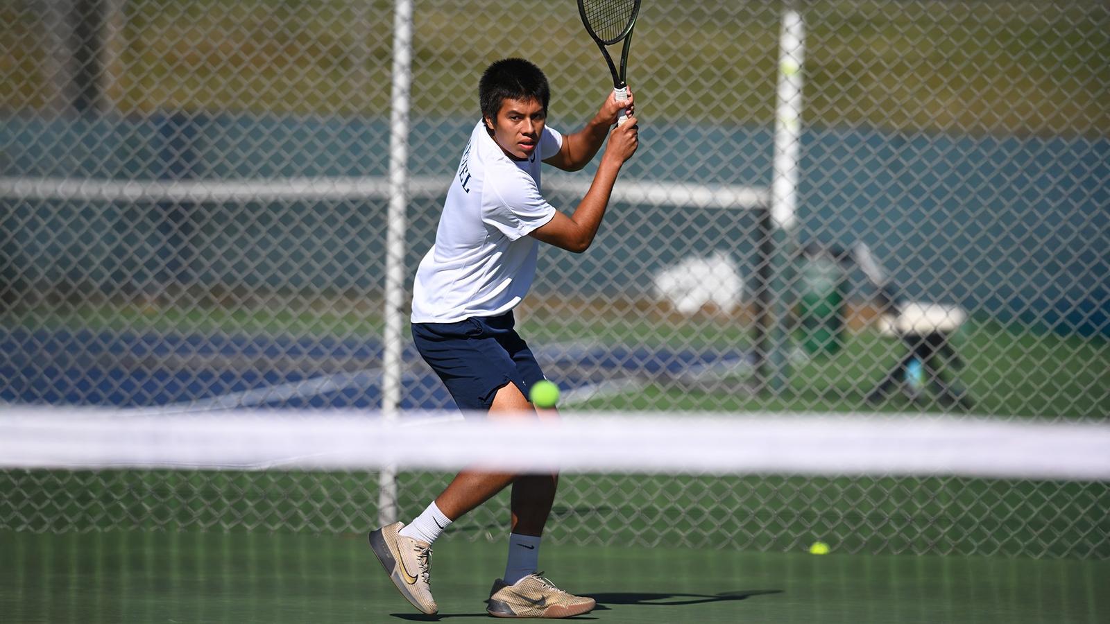 Daniel Calver Men's Tennis Fell 5-2 Against UNCW - Drexel University Athletics