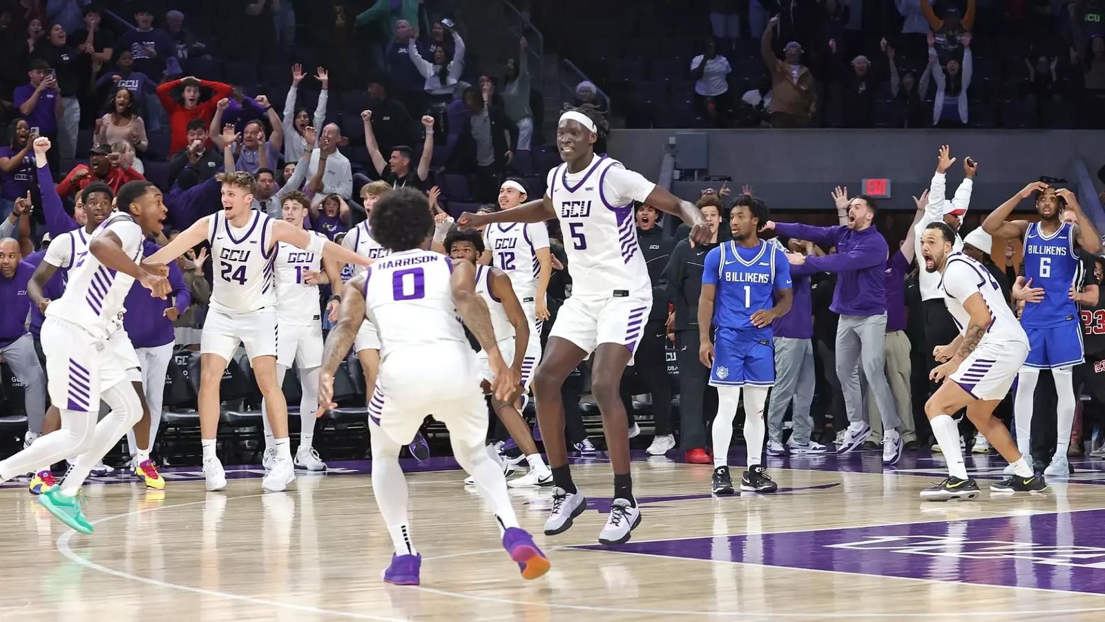 Jim Pyers Wur last-second jumper makes merry magic - Grand Canyon University ...