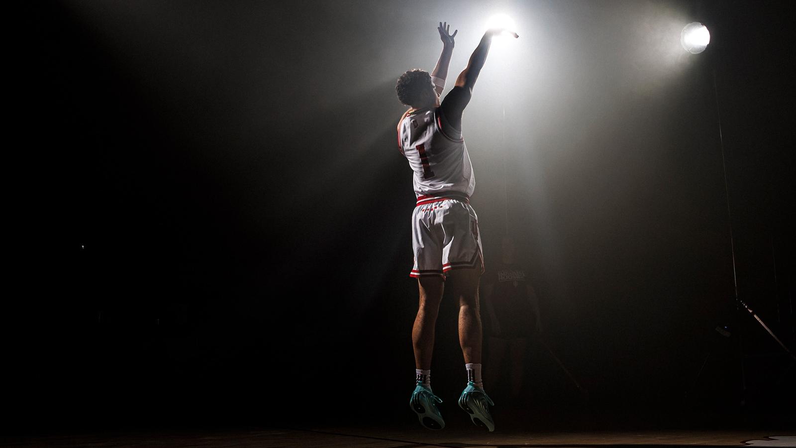 Green Key Introduction ‘Green Light’ -- Harris Embraces Key Shooting Role - Indiana University ...