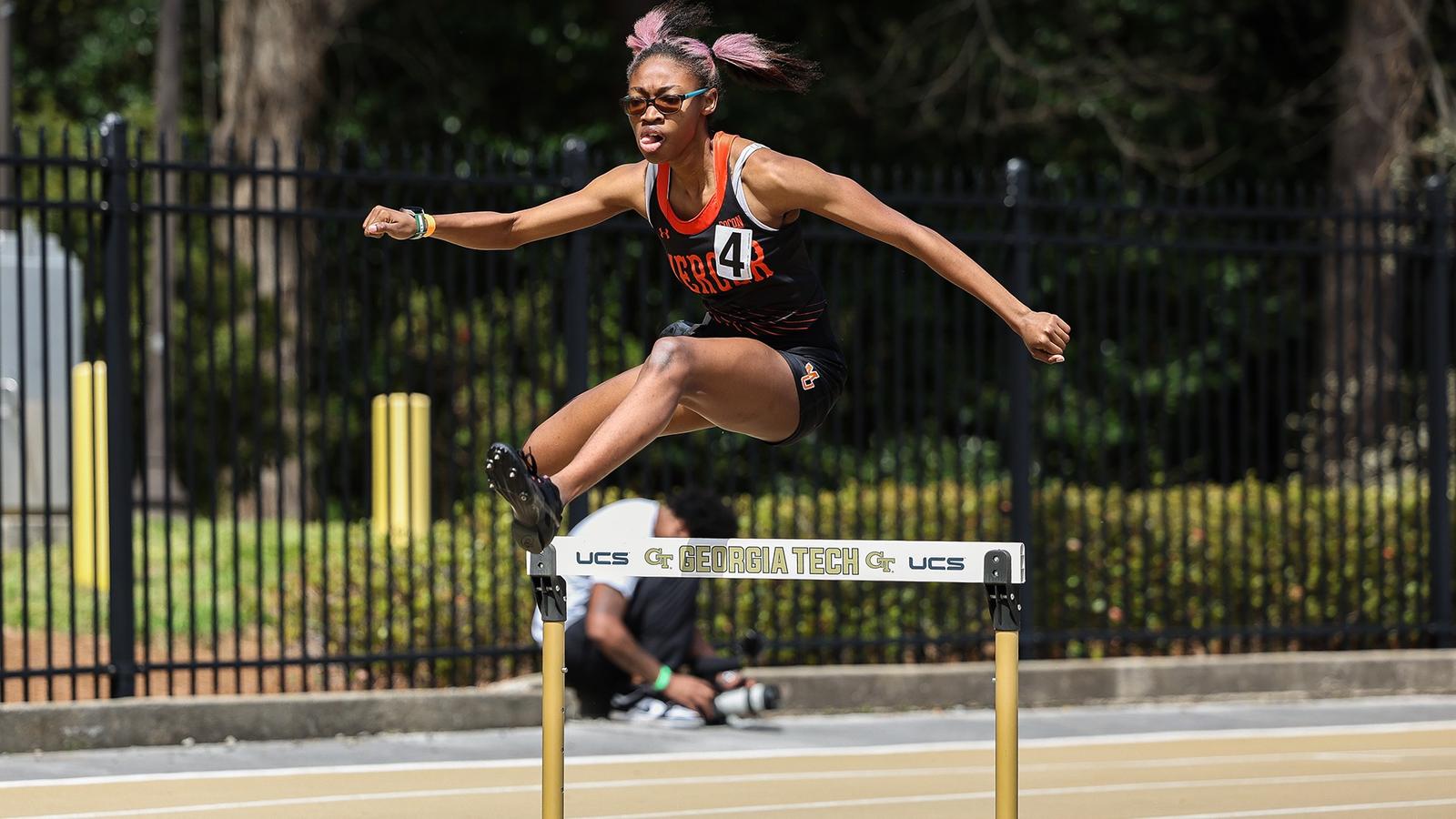 Ariel Raggs Bears Wrap Up Day 1 Competition At Michael Johnson Invite - Mercer ...