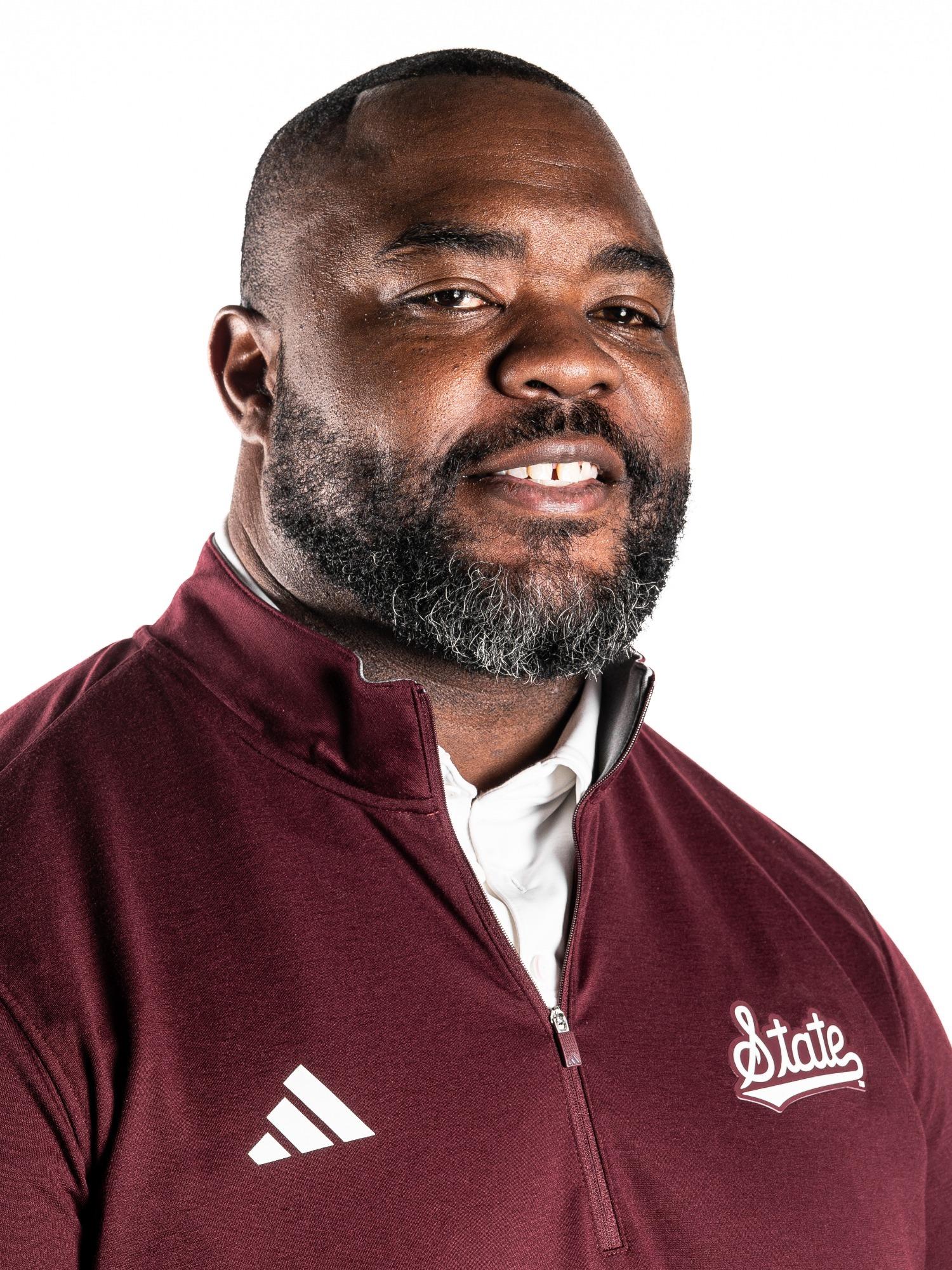 Ms Ty Ty Warren - Assistant Football Coach (Defensive Line) - Staff Directory ...