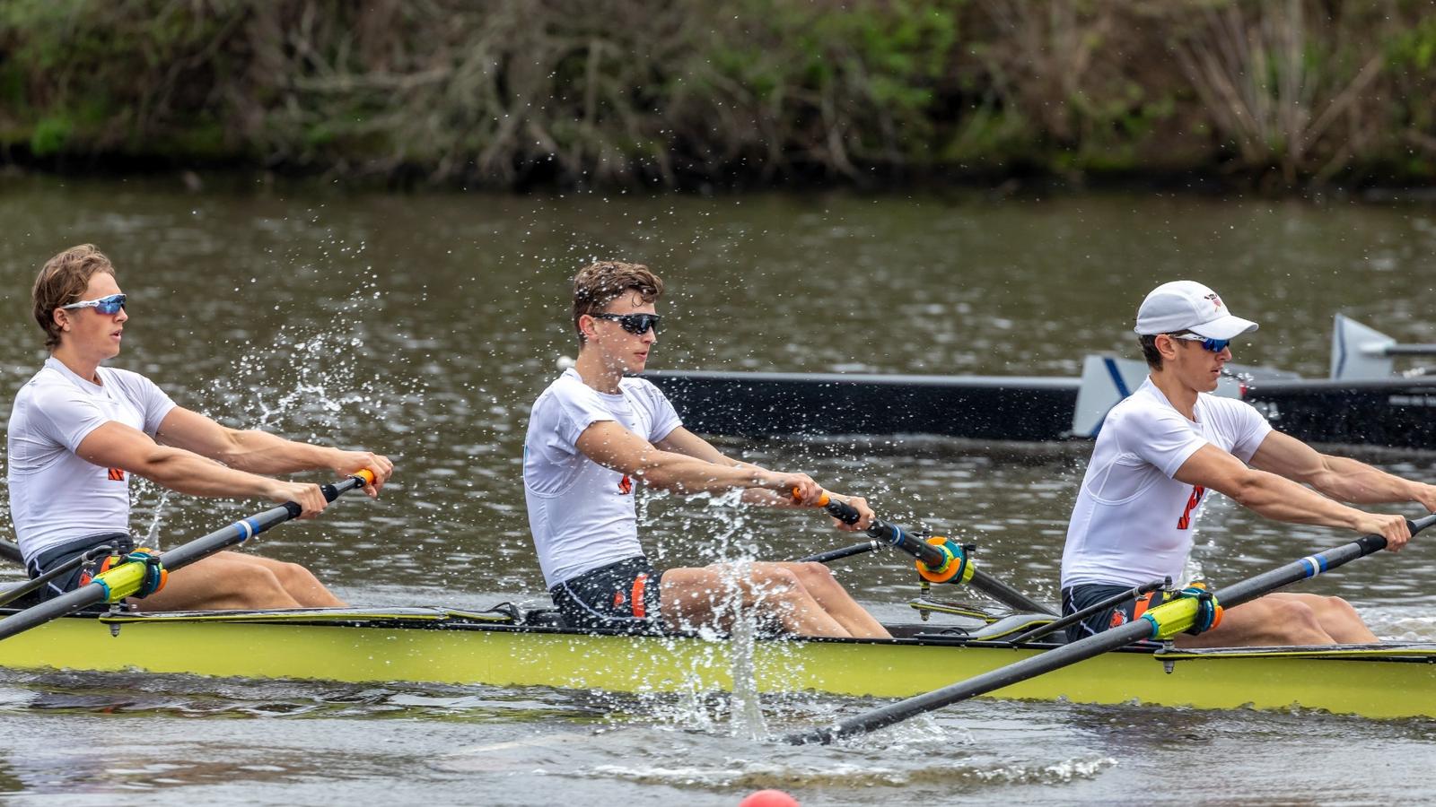 Men's Lightweight Rowing Impresses In 8+ At Head Of The Charles ...