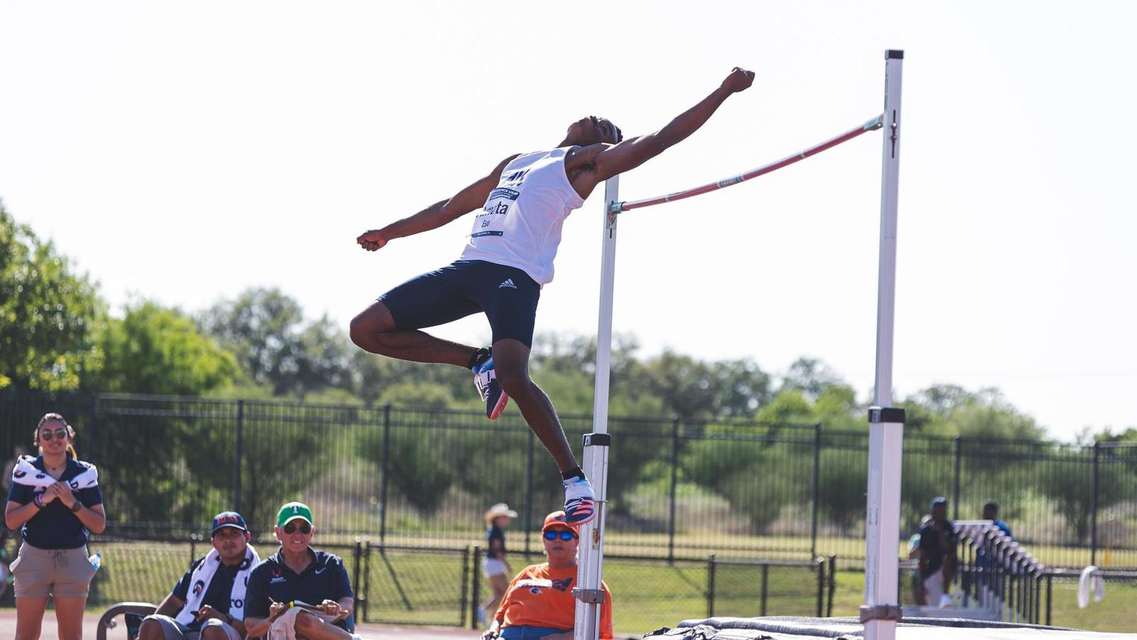 Raphael Rice Track Field Owls Have Strong Weekend in California - Rice University Athletics
