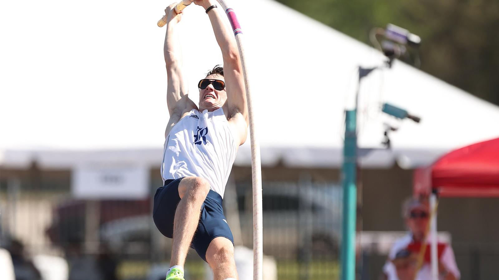 Relay Rice Owls Compete at Texas Relays - Rice University Athletics