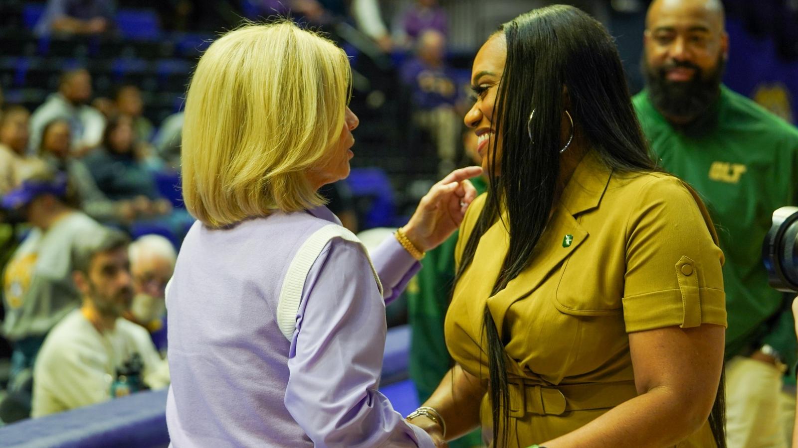 Fifth Ranked LSU Handles Charlotte - Charlotte Athletics