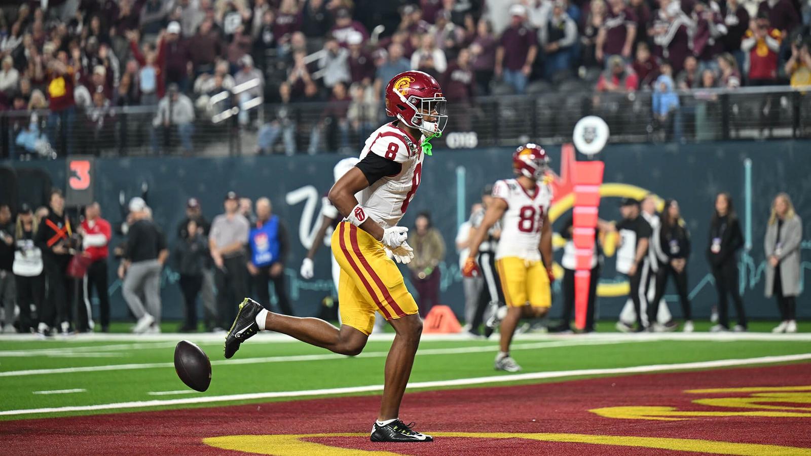 USC Football Overcomes 17-Point Deficit To Beat Texas A&M 35-31 In Las ...
