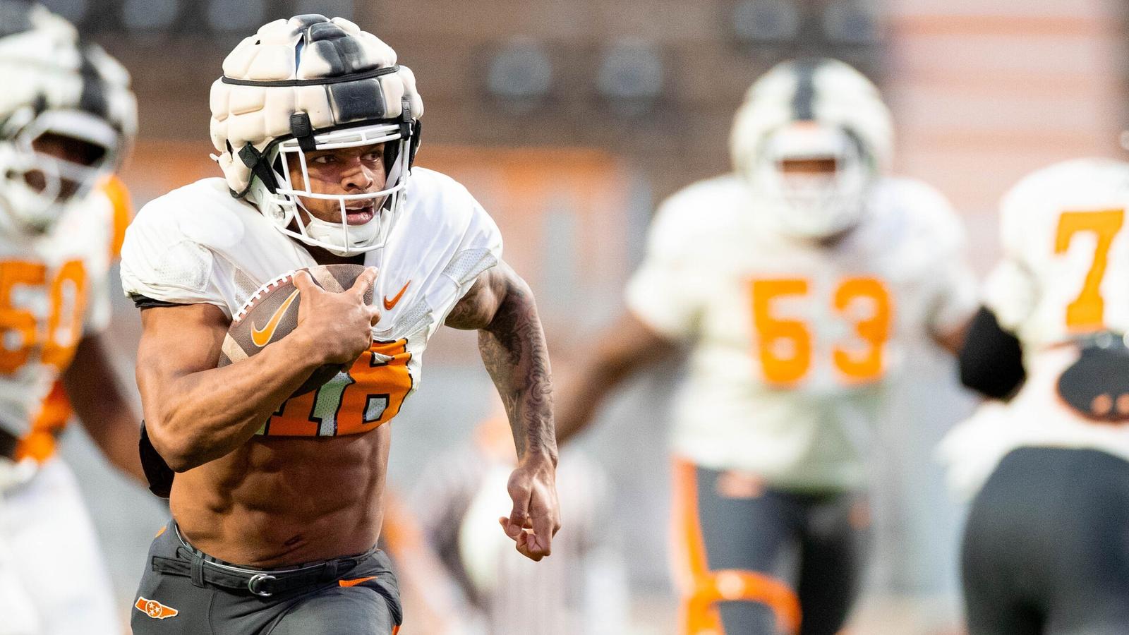 Vols Complete First Spring Scrimmage Under The Lights - University of ...