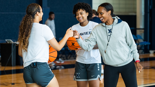 Women's sales coaching shorts