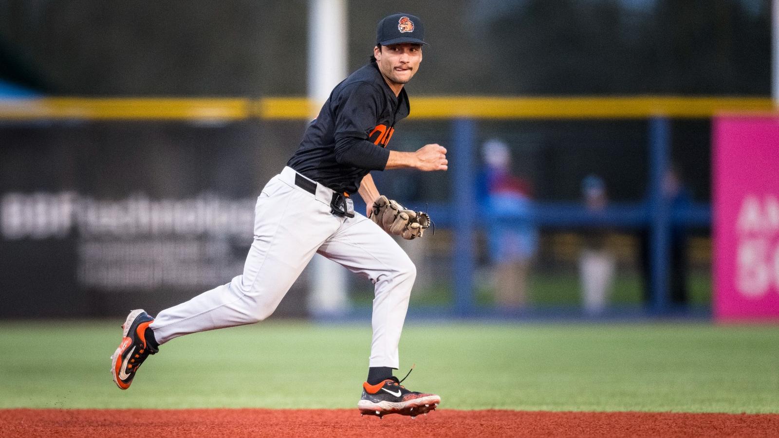 25BSB_vsPortland_SingerAJ_3386.jpg&width